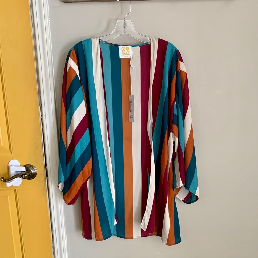 NWT Breeze Me Kimono. Wine/teal. Light weight.Sz M